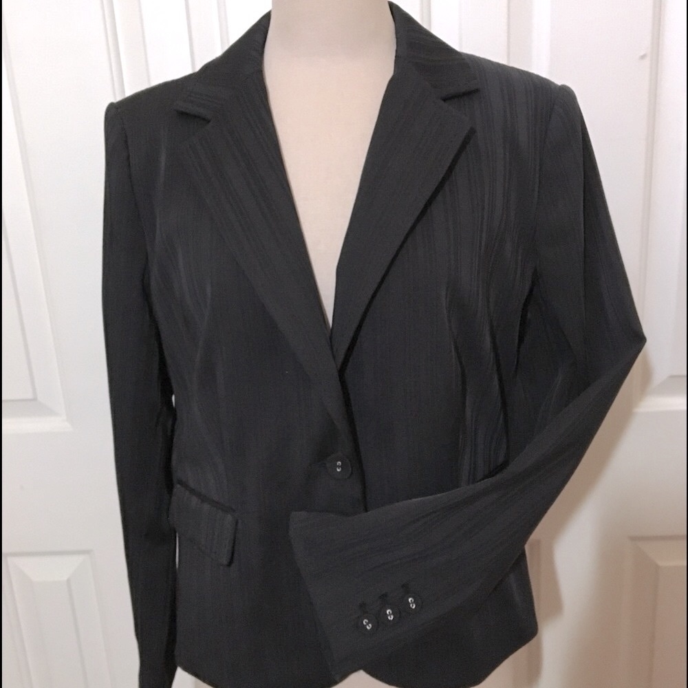 EUC Women’s Petite Suit Blazer Blk sz 16P